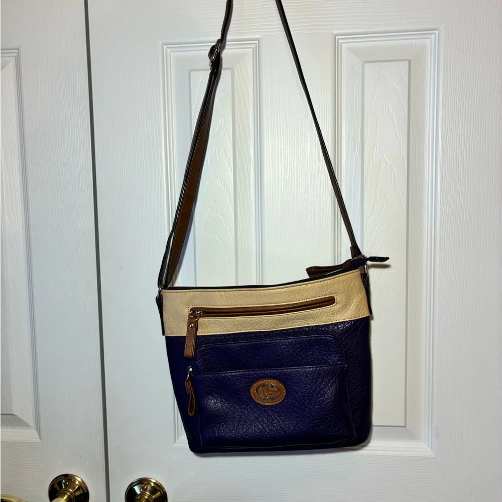 Two-Tone Leather Shoulder Bag with adjustable strap - Picture 2 of 9